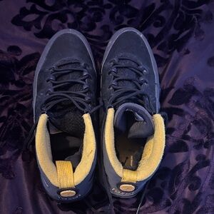 Men's Black and Tan Hiking Shoes